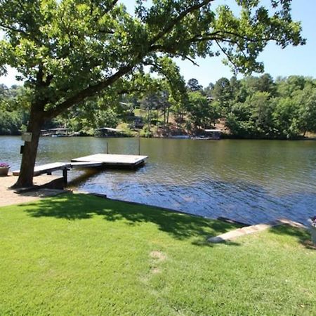 #02 - Unique Lakeside Studio Cottage- Pet Friendly Hot Springs Bagian luar foto